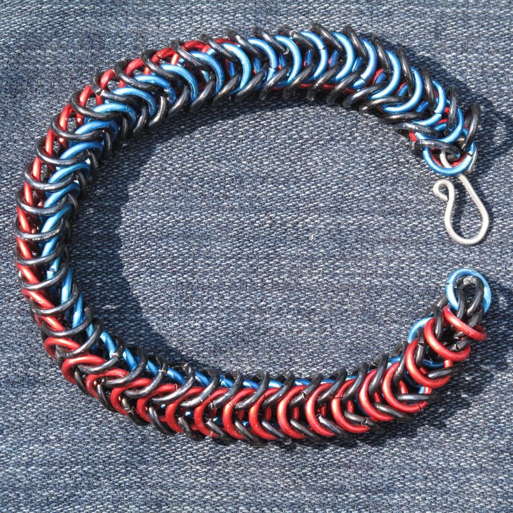 CHAINMAIL BRACELET - BOX WEAVE